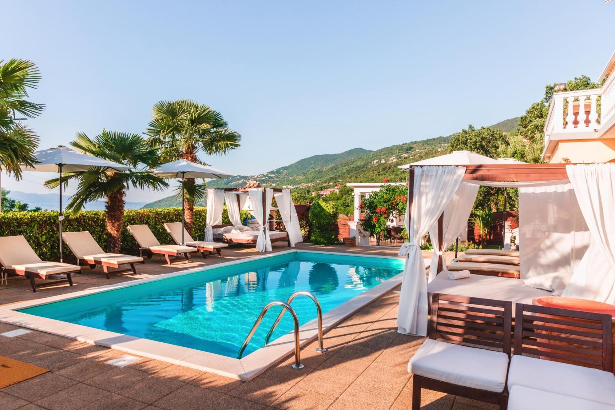 Chiara, Ground Floor By The Pool Icici