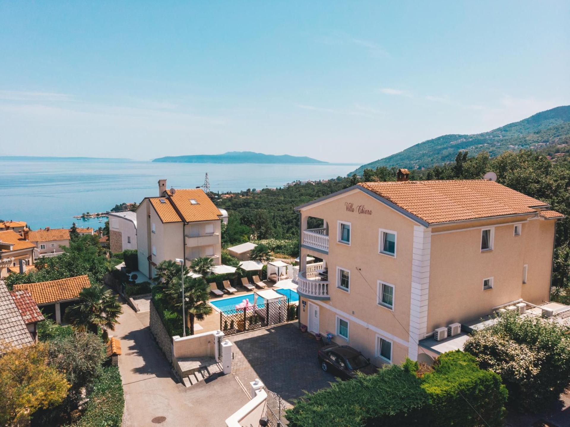 Chiara, Ground Floor By The Pool Apartment *
