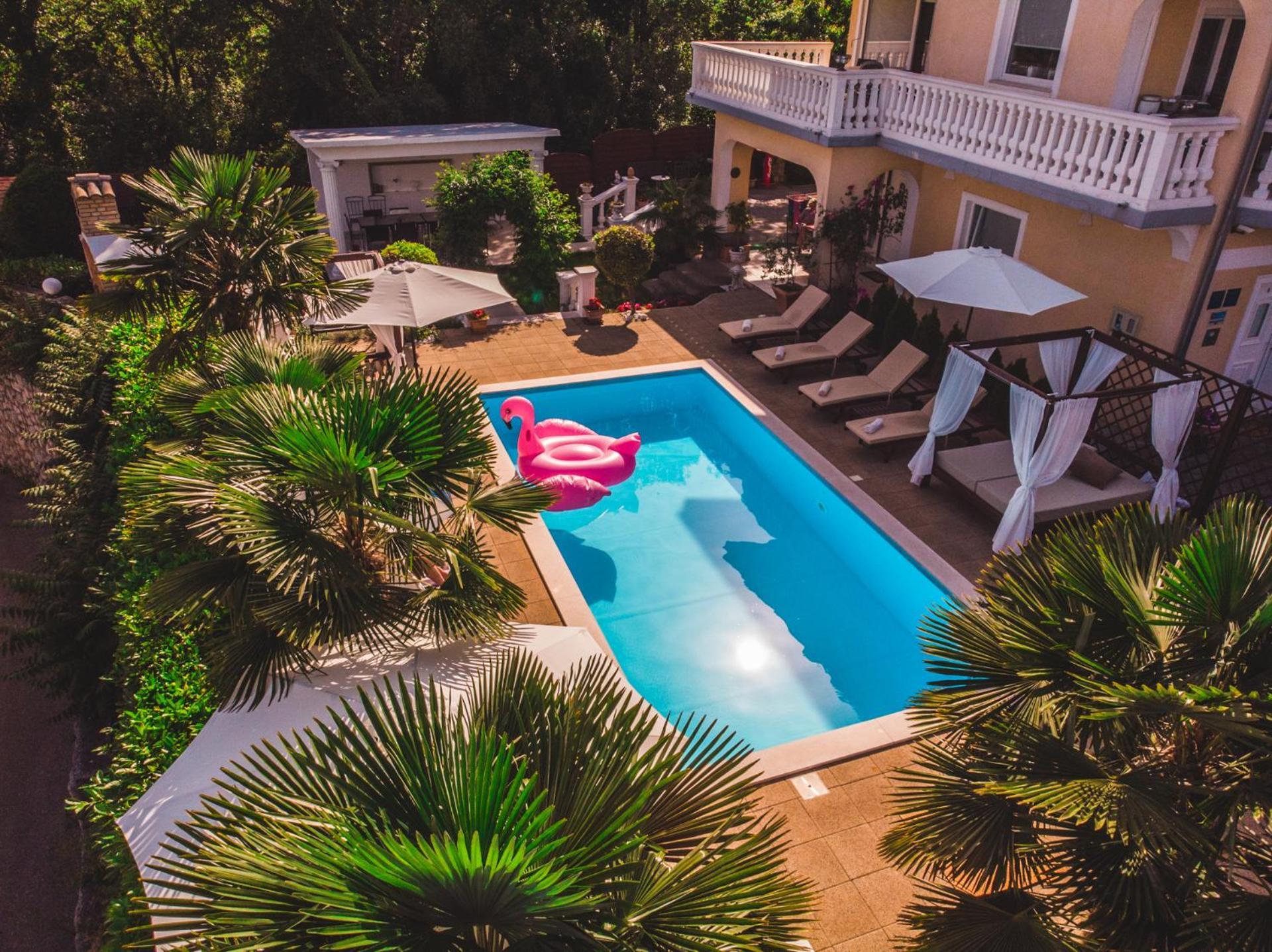 Apartment Chiara, Ground Floor By The Pool Icici