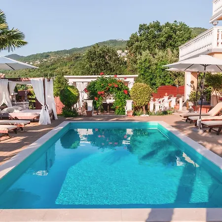 Apartments Villa Chiara, Ground Floor By The Pool Icici Exterior photo