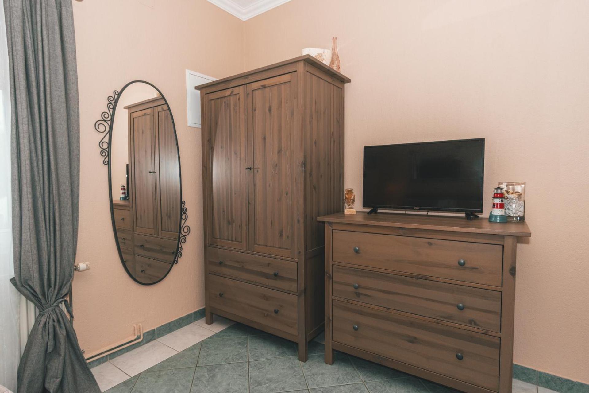 Chiara, Ground Floor By The Pool Apartman *